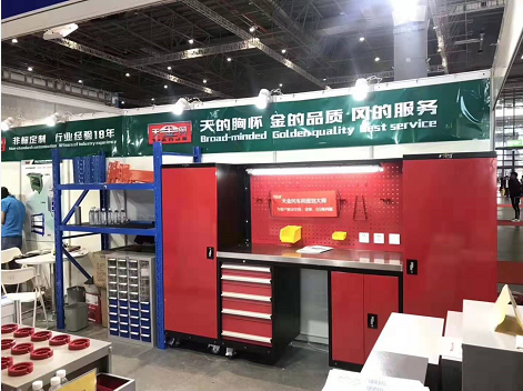 中國國際五金展第一天，在L129展位的工具柜廠家天金岡人氣爆棚